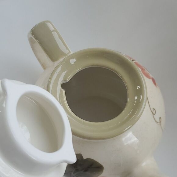 DONATED -- NANTUCKET GRAPEVINE CERAMIC TEAPOT BEIGE SAGE GREEN CORAL LIGHT RED - Picture 3 of 7